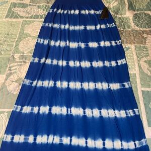 New with tags women’s AB Studio small maxi skirt pretty blue